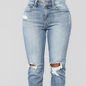 Tobi High Rise Mom Jeans - Medium Blue Wash